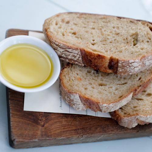 bread and Rangihoua Extra Virgin Olive oil at the Oyster Inn 3